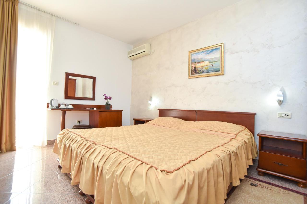 Hotel Suzana ブドヴァ エクステリア 写真